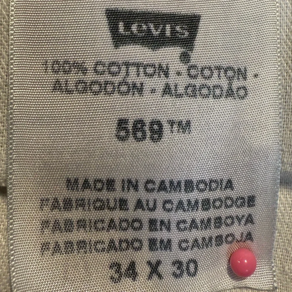 Levi's Relaxed Fit Medium Blue Jeans - Picture 6 of 7